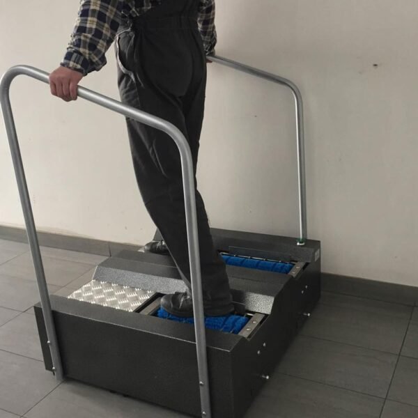 Batu-valymo-aparatai-pramonei.jpg Padų valymo aparatas DoubleMat